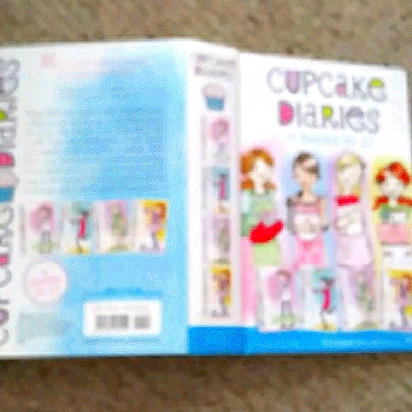 Cupcake Diaries Book - Picture 3 of 4
